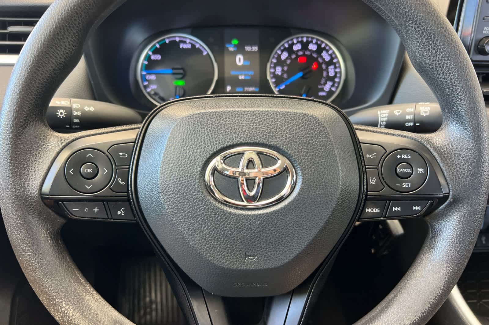 Used 2021 Toyota RAV4 LE AWD/4WD image 24