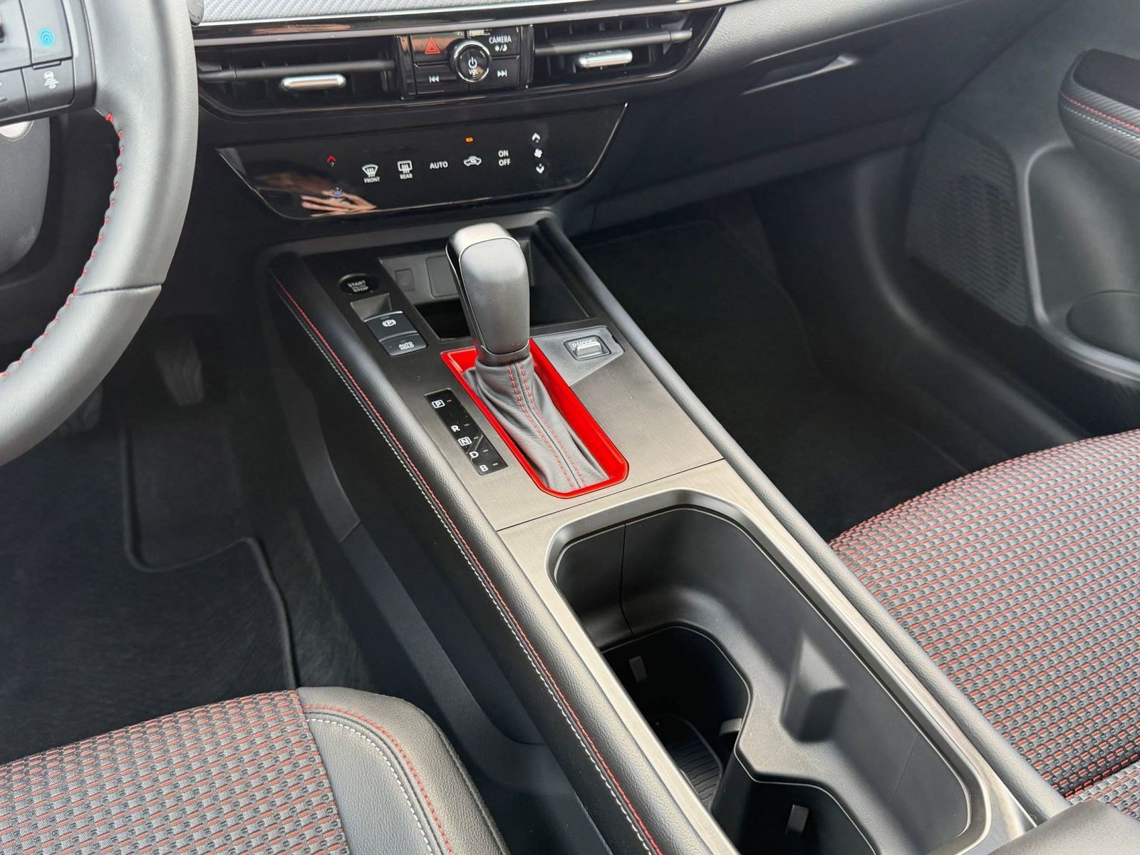 Certified 2025 Nissan Kicks SR FWD image 16