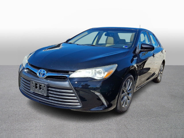 Used 2015 Toyota Camry XLE w/ Moonroof Package
