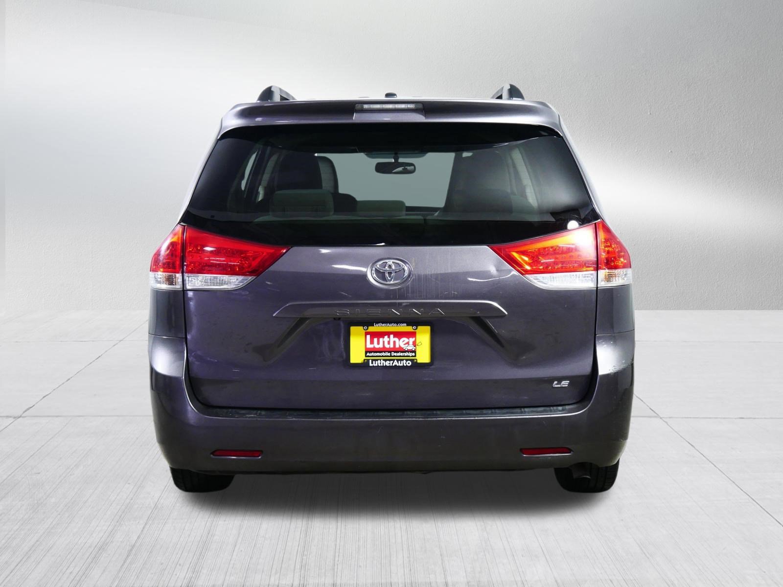 Used 2012 Toyota Sienna LE FWD image 6
