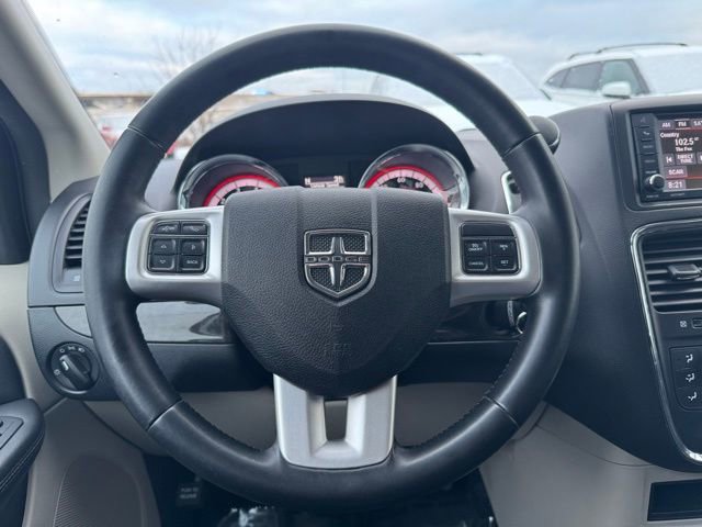 Used 2019 Dodge Grand Caravan SE w/ UConnect Hands-Free Group image 20