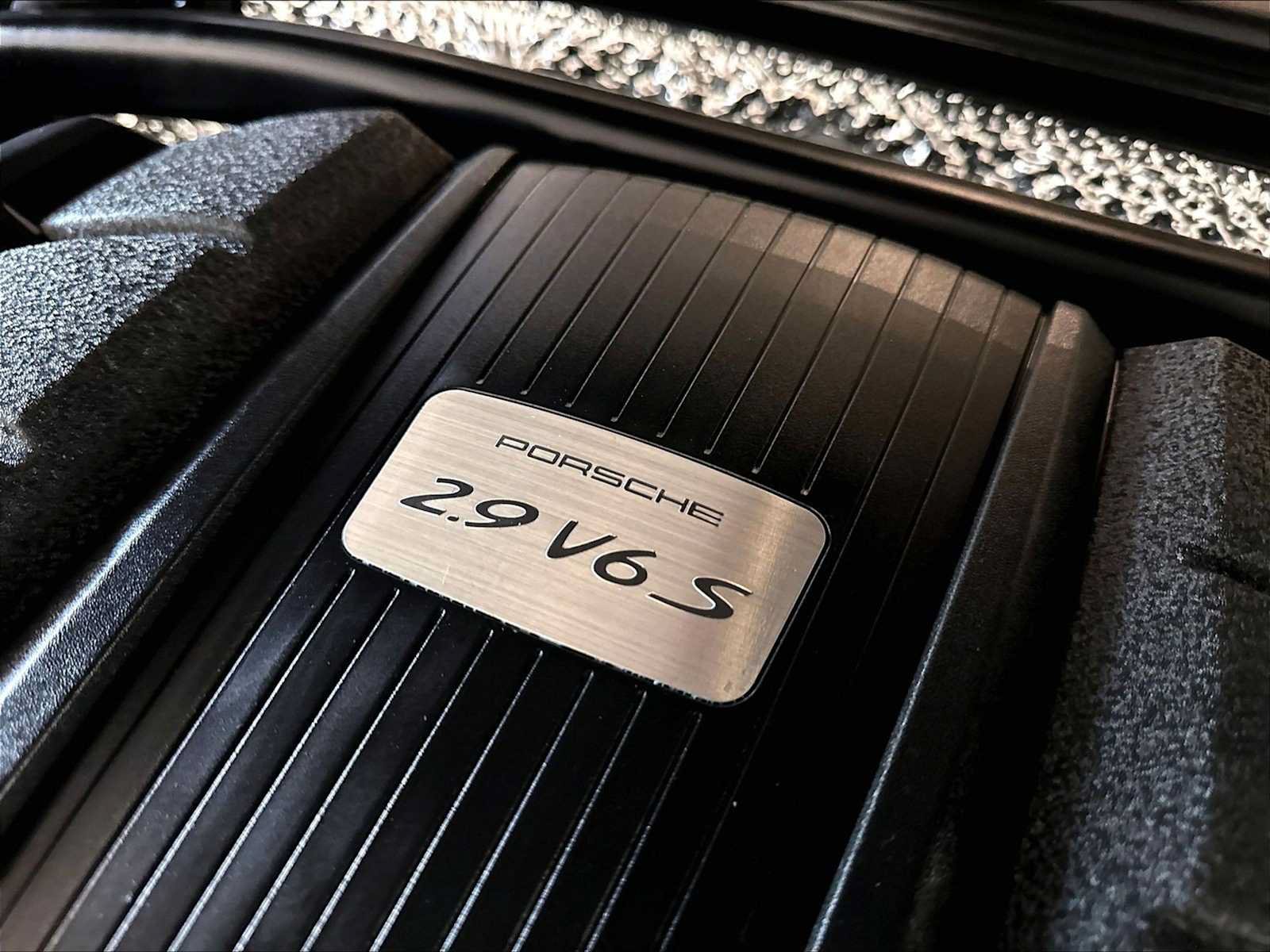 Used 2025 Porsche Macan S AWD/4WD image 35