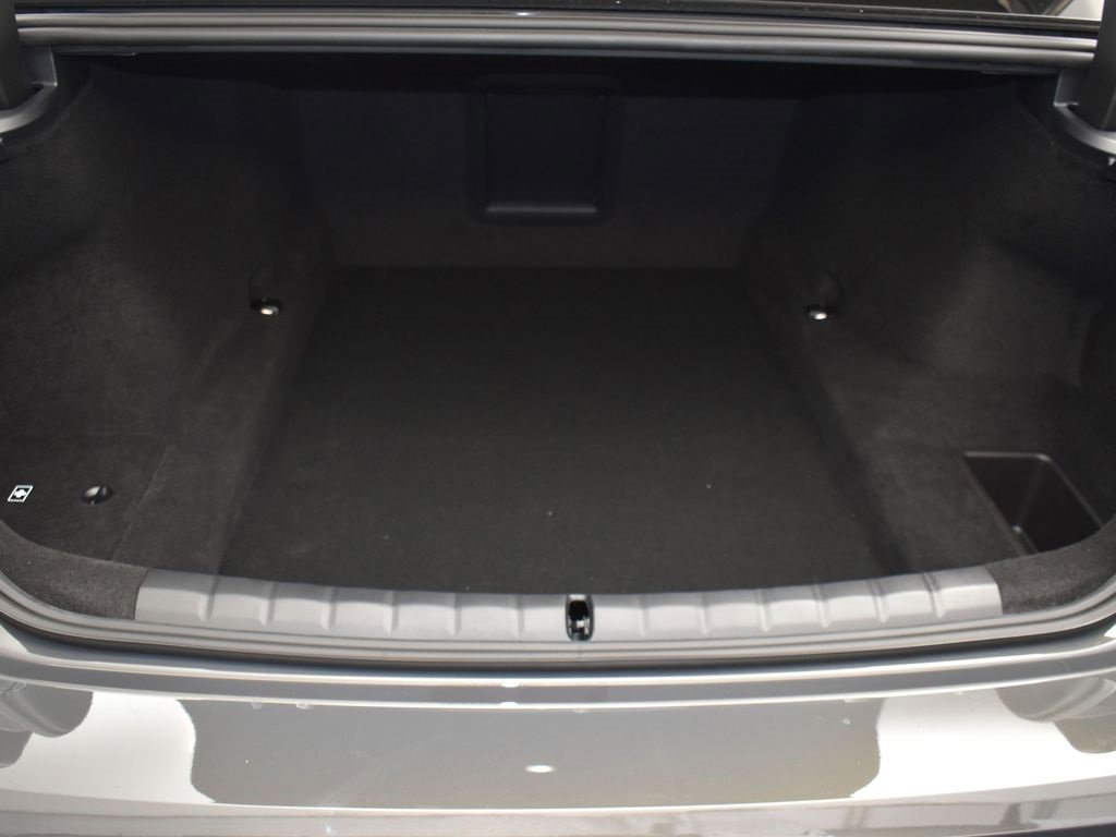 New 2026 BMW 740i w/ Executive Package image 15