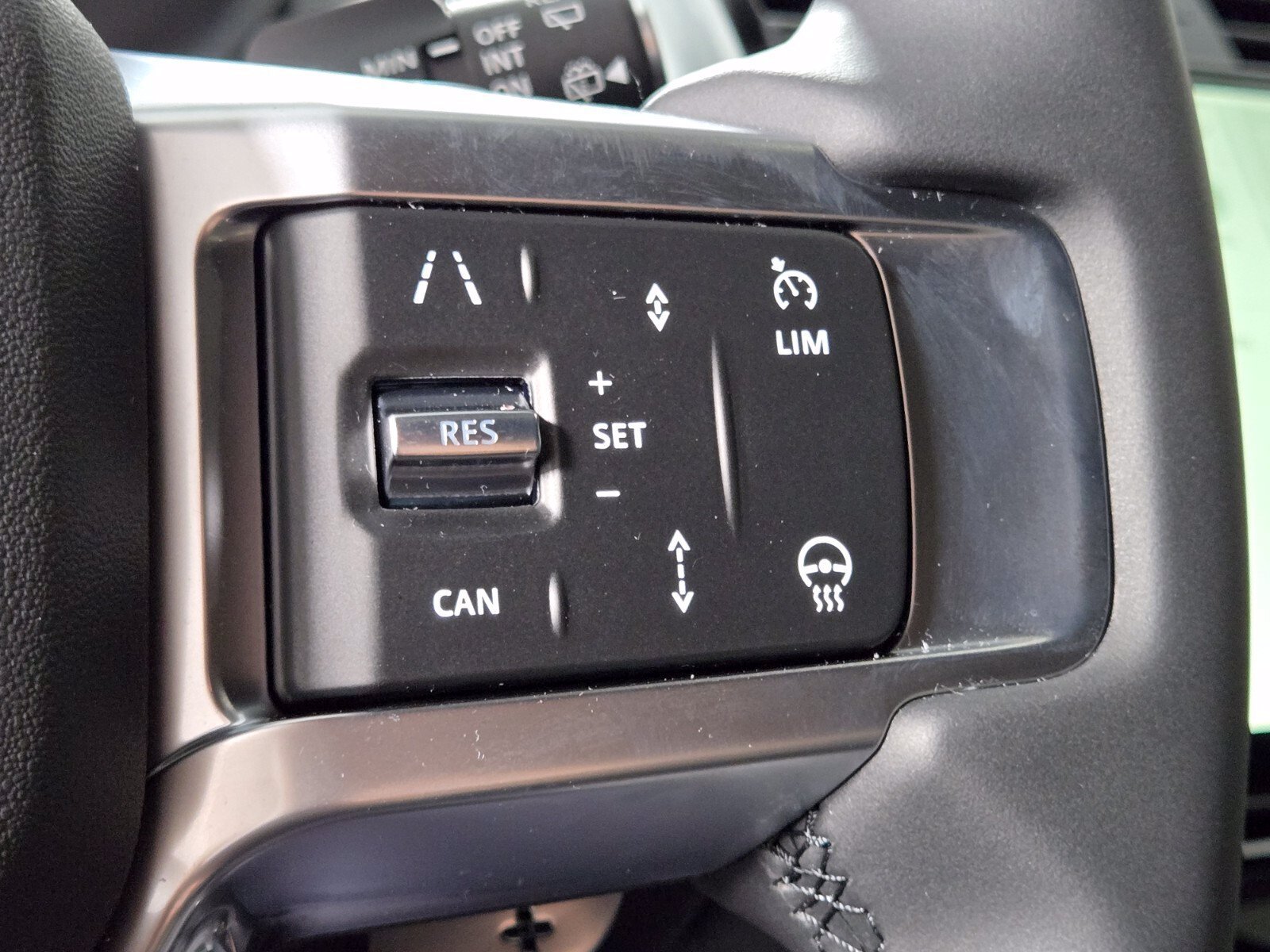 New 2026 Land Rover Discovery Dynamic SE AWD/4WD image 25