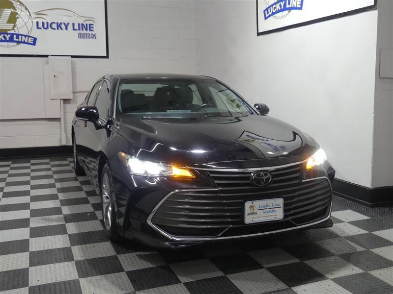 Used 2021 Toyota Avalon XLE FWD image 5