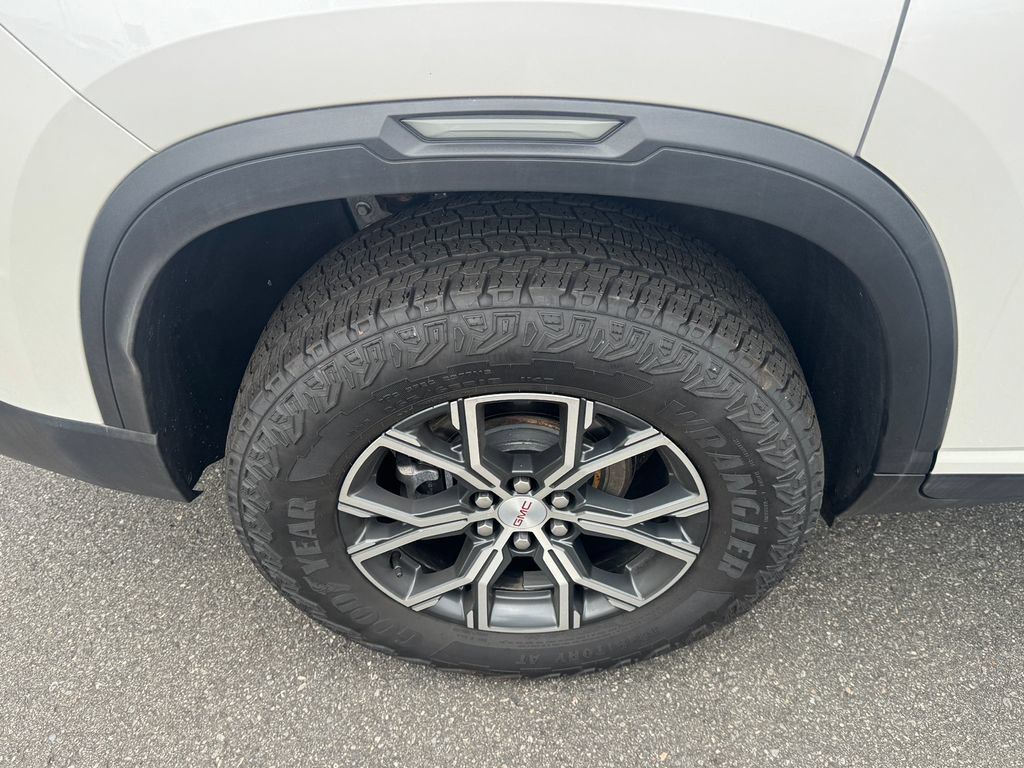 Used 2025 GMC Acadia AT4 w/ Luxury Package AWD/4WD image 11