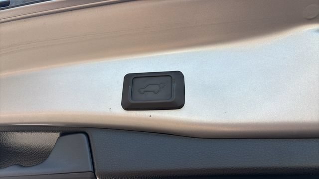 Used 2025 Toyota RAV4 SE w/ Convenience Package AWD/4WD image 34
