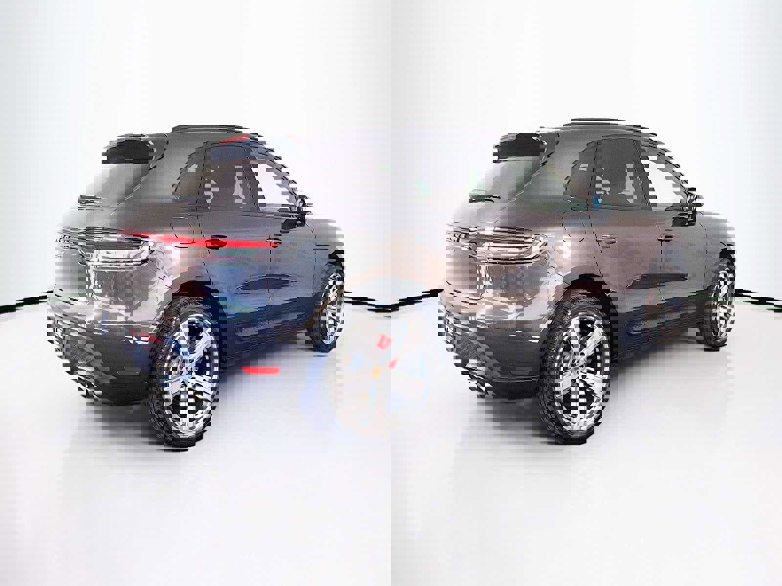 Used 2022 Porsche Macan S image 9