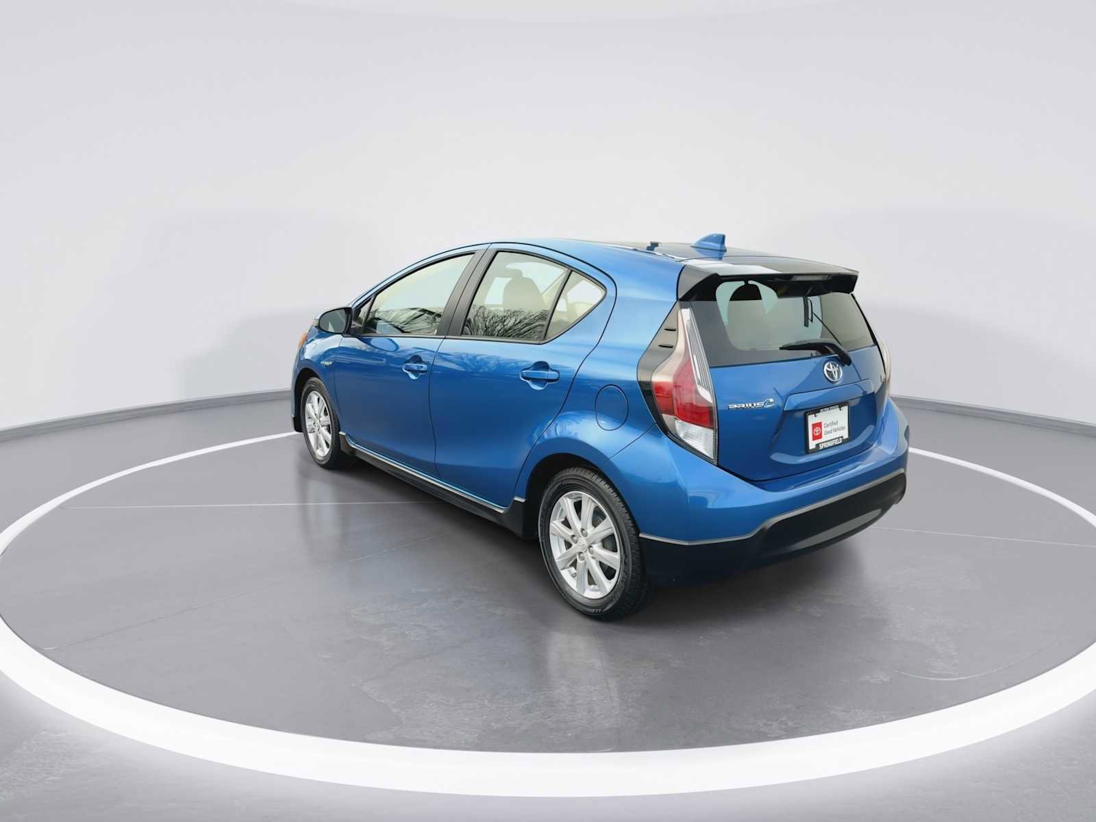 Certified 2017 Toyota Prius C Two image 6