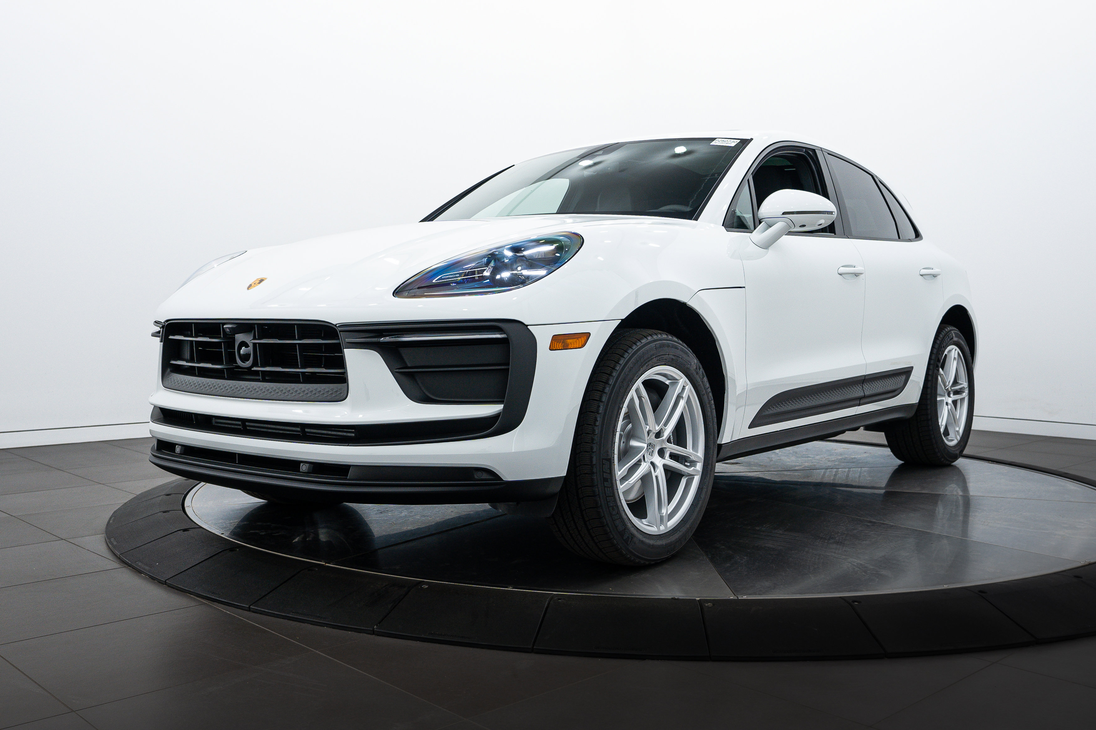 New 2025 Porsche Macan image 1