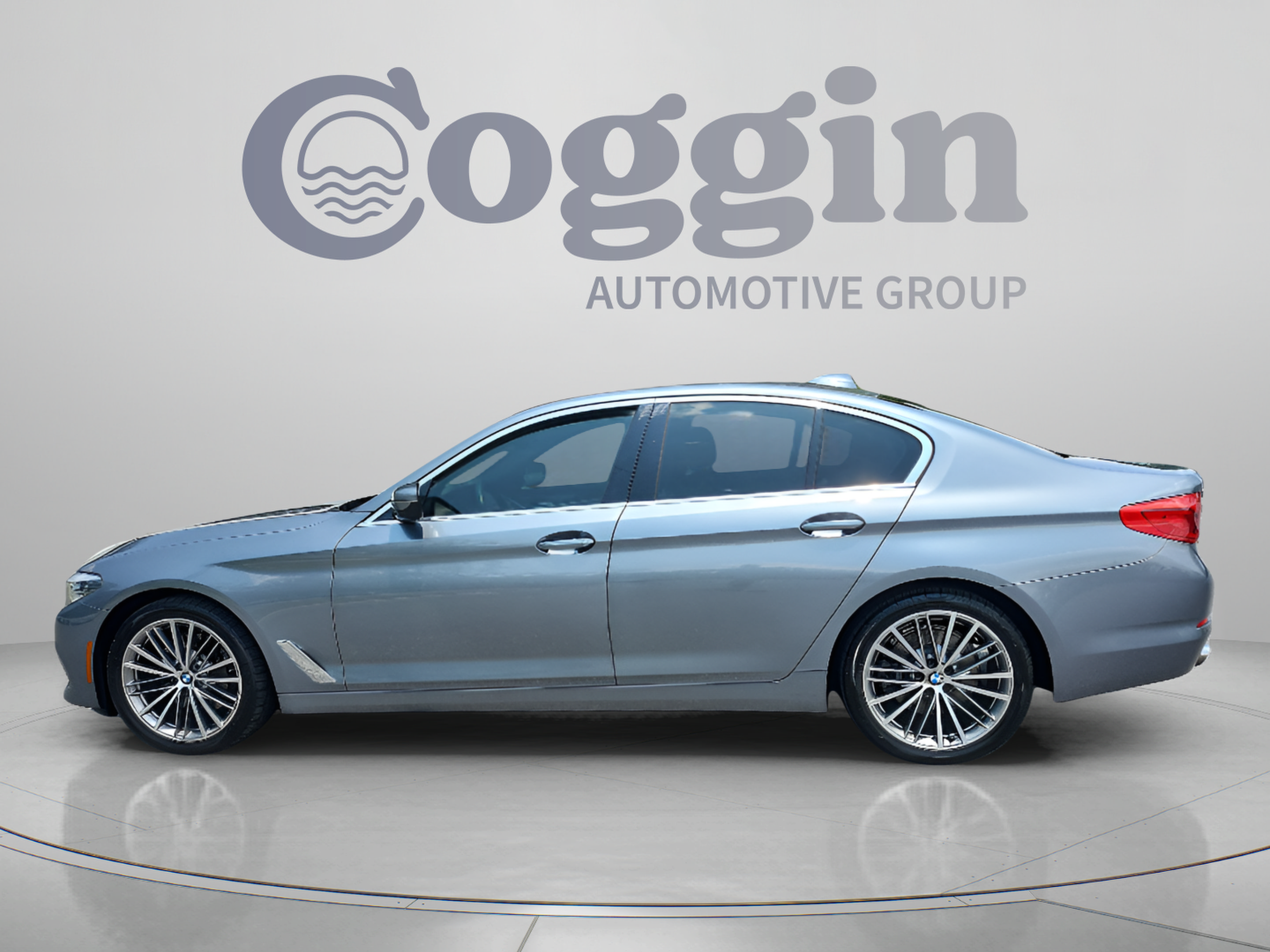 Used 2020 BMW 530i w/ Premium Package RWD image 2