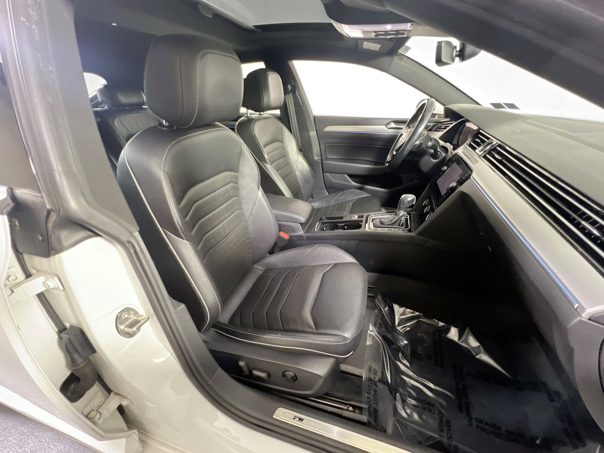 Used 2019 Volkswagen Arteon SEL Premium image 28