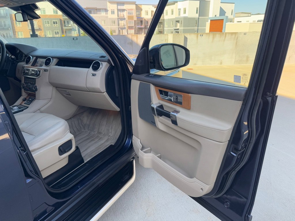 Used 2015 Land Rover LR4 HSE image 23