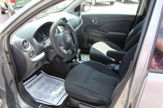Used 2014 Nissan Versa SV image 10