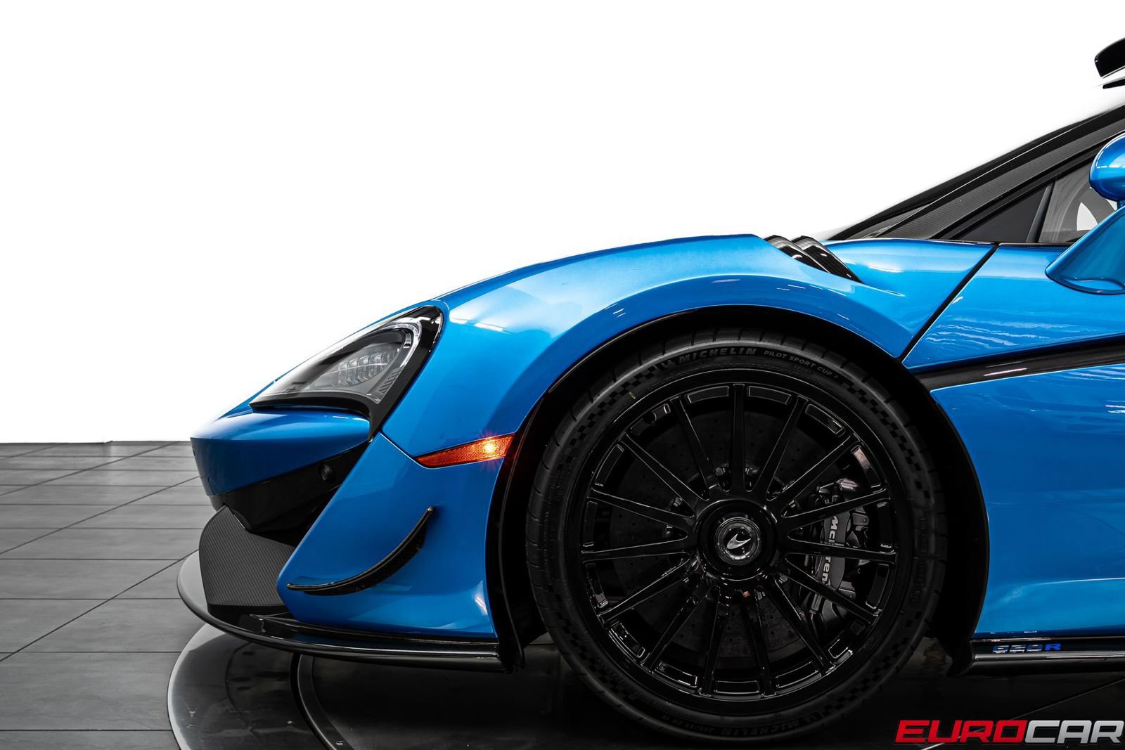 Used 2020 McLaren 620R RWD image 19