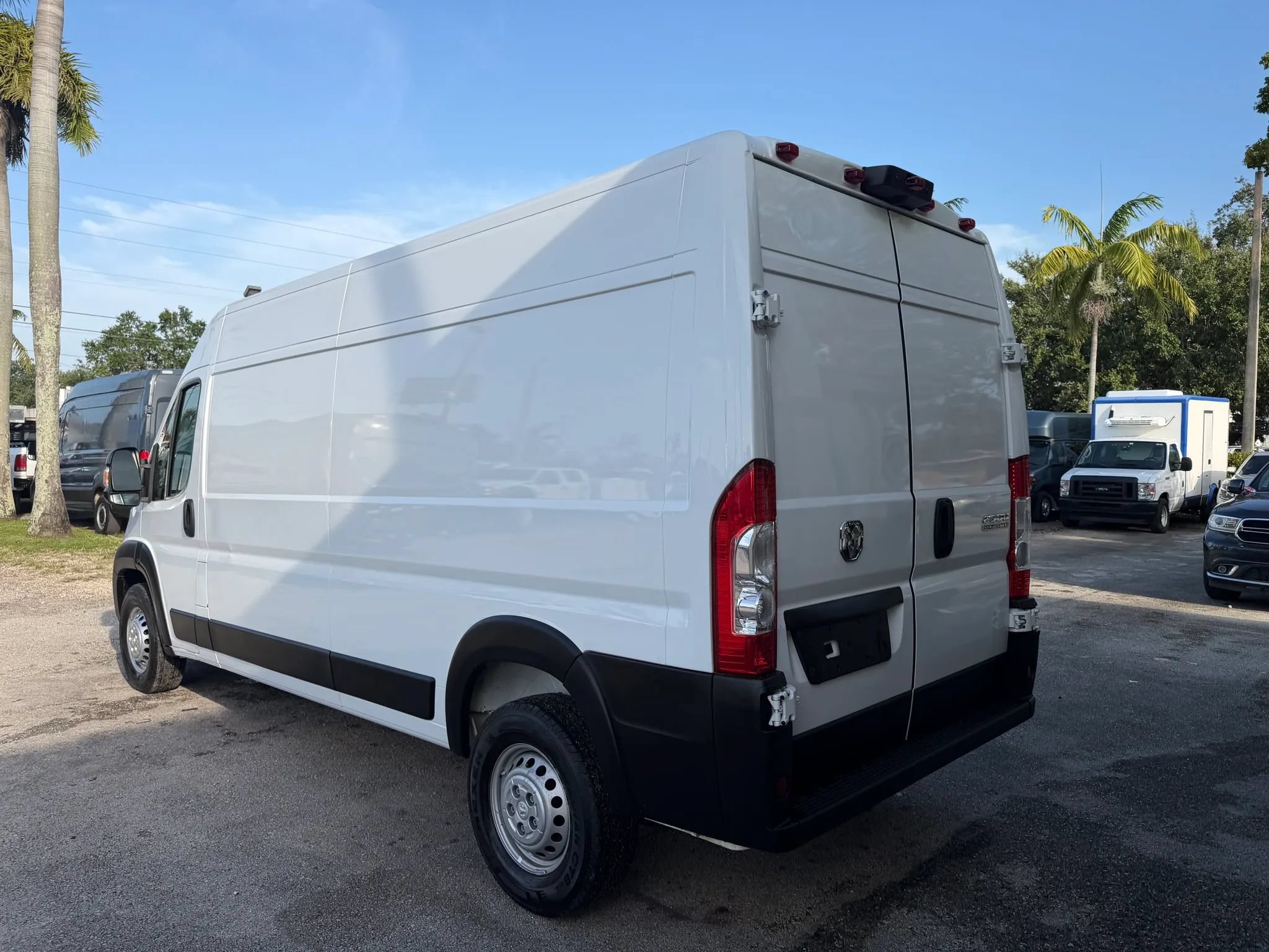 Used 2024 RAM ProMaster 2500 159 High Roof w/ Convenience Group FWD image 3