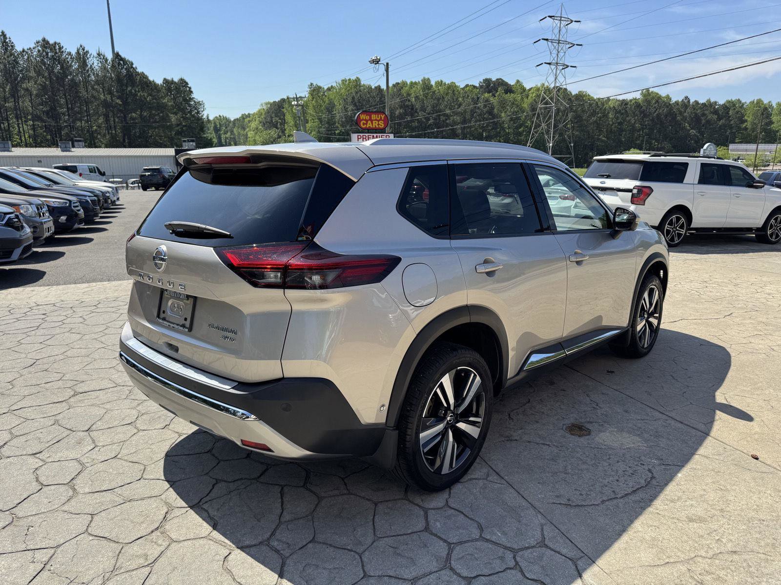 Used 2021 Nissan Rogue Platinum image 14