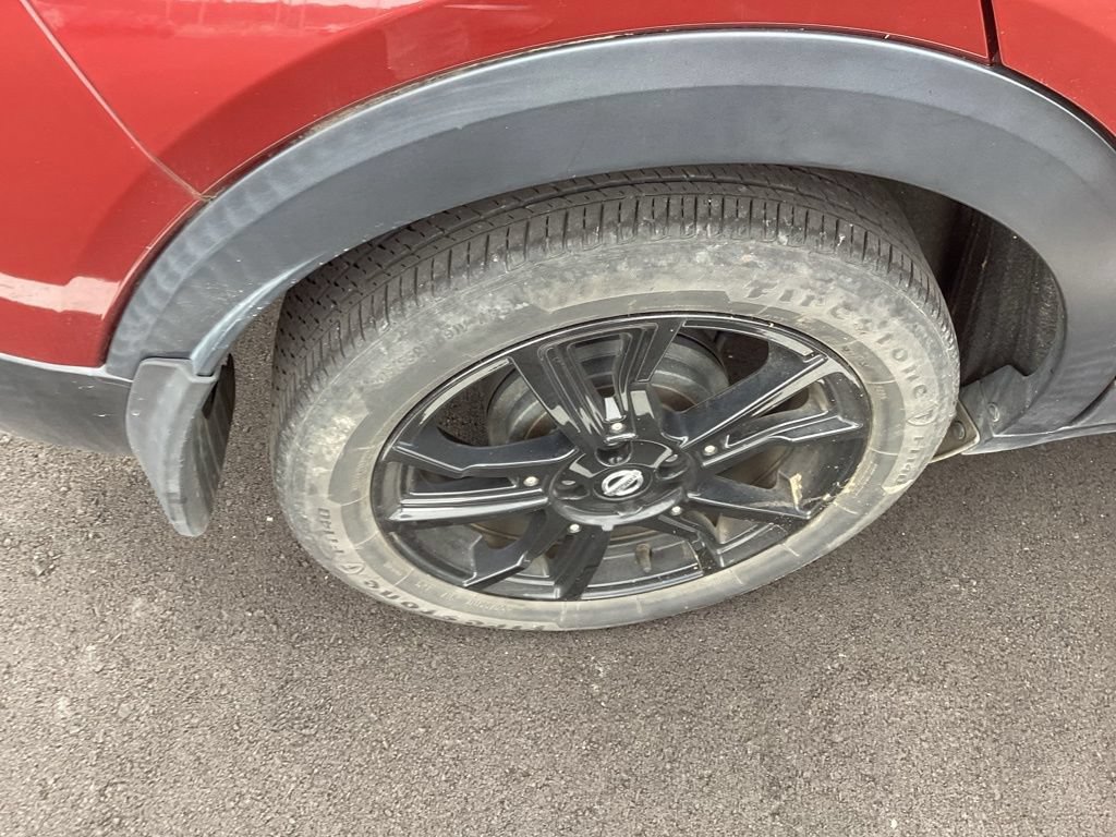 Used 2020 Nissan Kicks SR FWD image 12