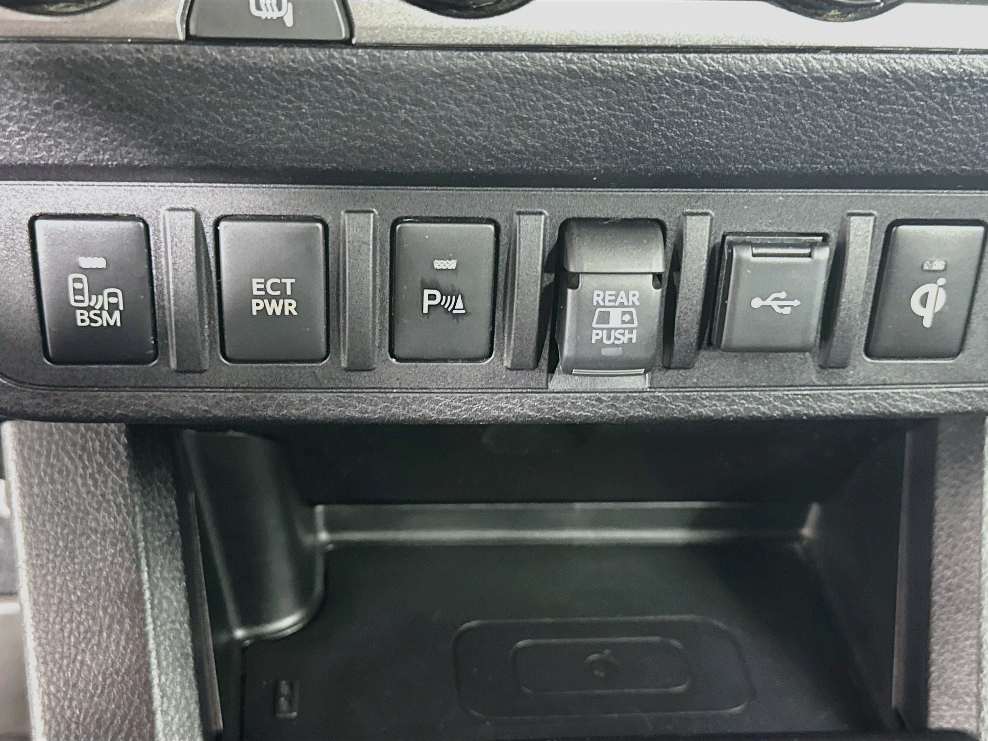 Used 2022 Toyota Tacoma Limited AWD/4WD image 26