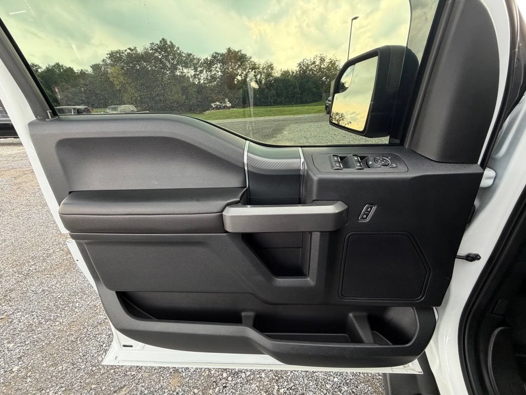 Used 2019 Ford F150 XLT w/ Equipment Group 302A Luxury AWD/4WD image 4
