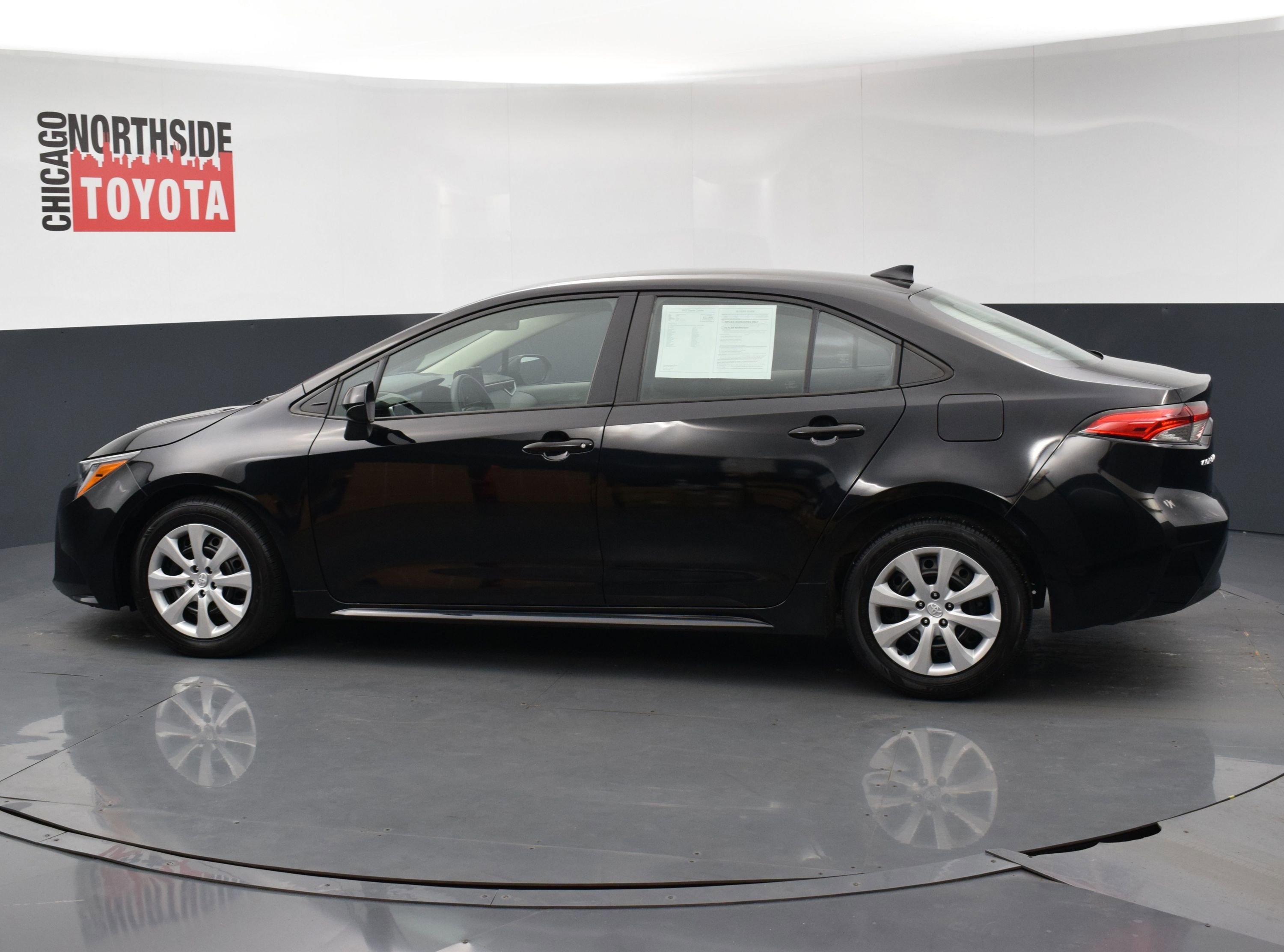 Used 2023 Toyota Corolla LE FWD image 2