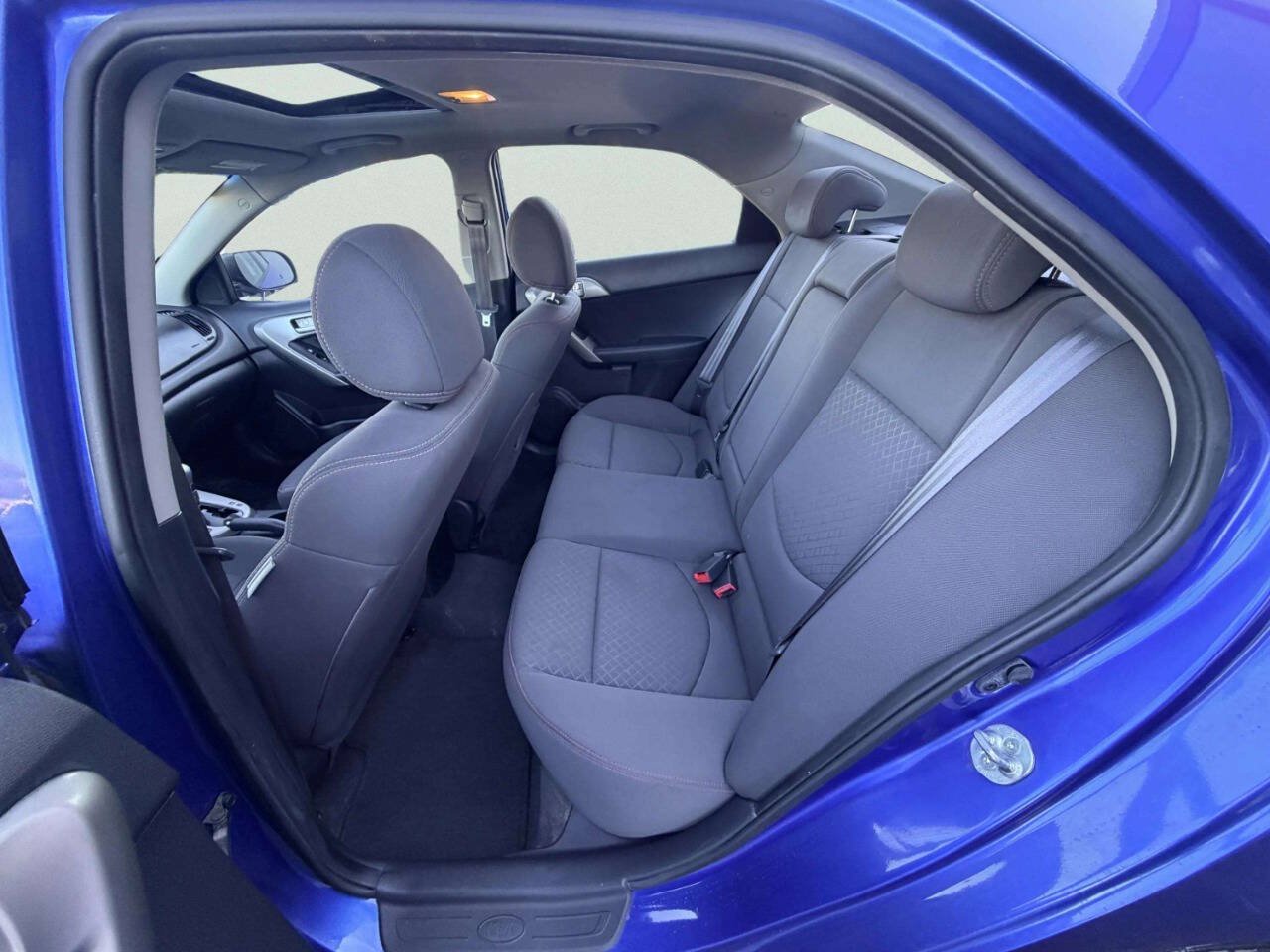 Used 2010 Kia Forte SX FWD image 23