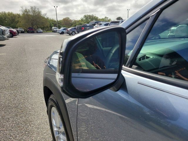 Used 2025 Toyota Corolla Cross LE image 18