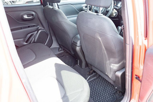 Used 2023 Jeep Renegade Latitude AWD/4WD image 35