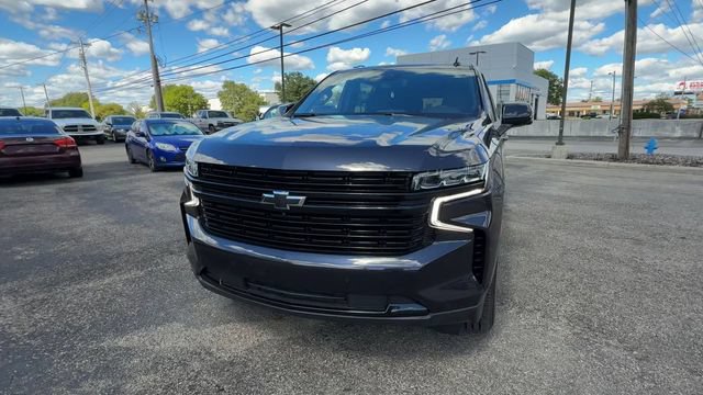 Certified 2023 Chevrolet Suburban RST w/ Luxury Package AWD/4WD image 3
