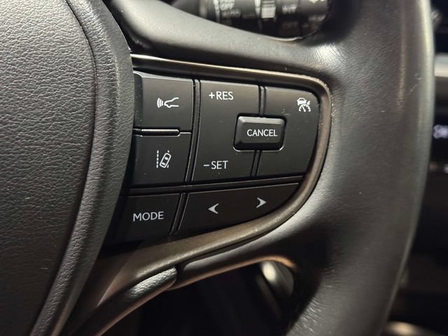 Used 2024 Lexus UX 250h F Sport AWD/4WD image 28