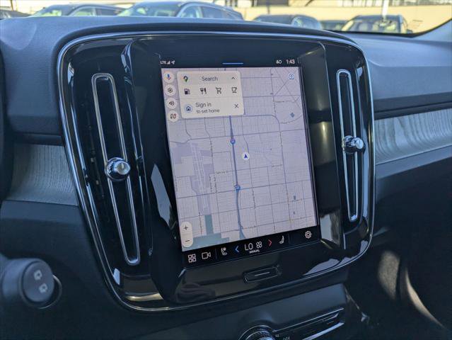 Used 2024 Volvo XC40 B5 Core w/ Climate Package image 15