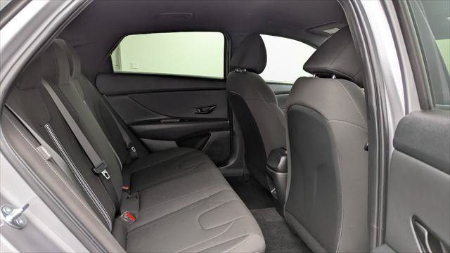 Used 2025 Hyundai Elantra Sport FWD image 18