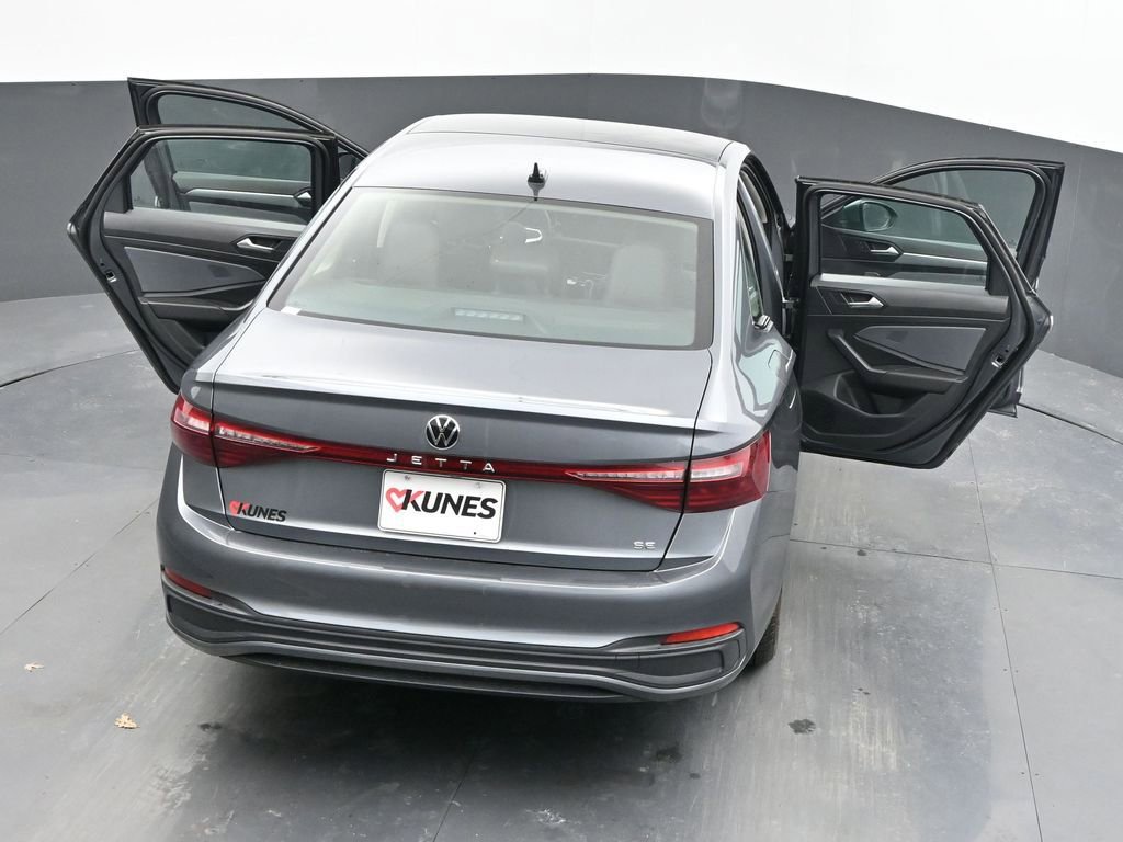 Used 2025 Volkswagen Jetta SE image 59
