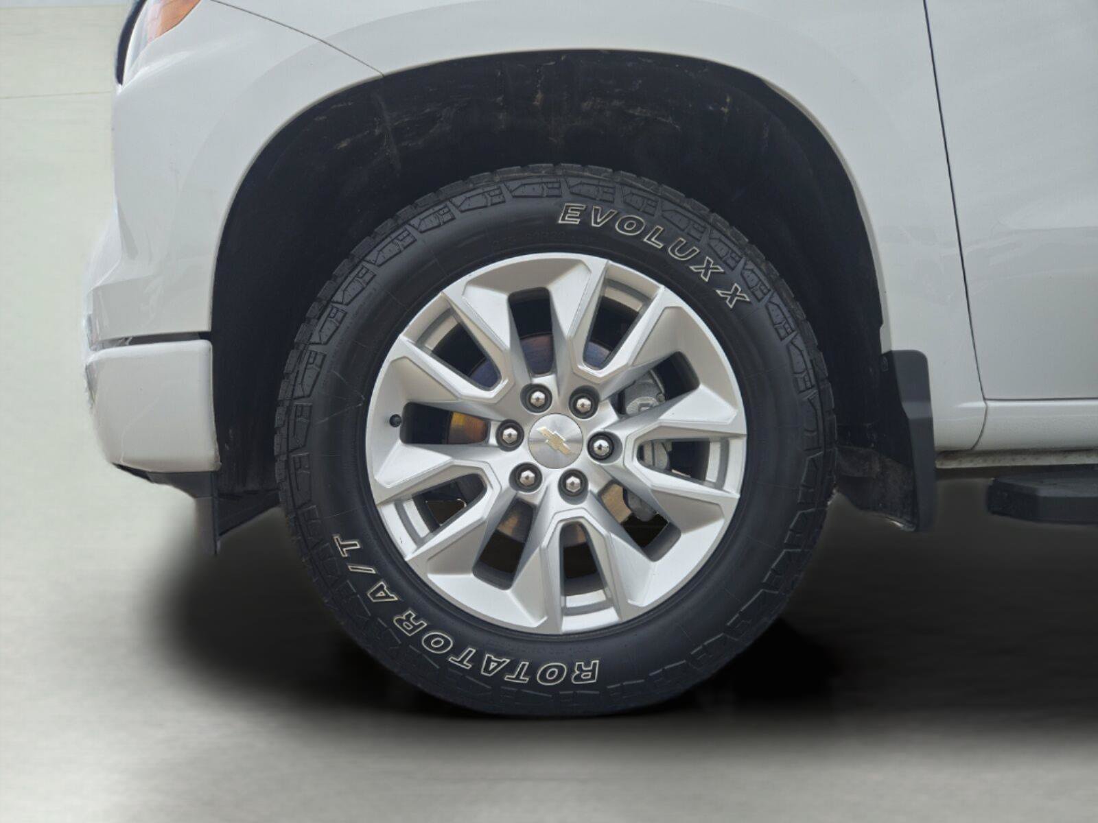 Used 2024 Chevrolet Silverado 1500 Custom RWD image 11