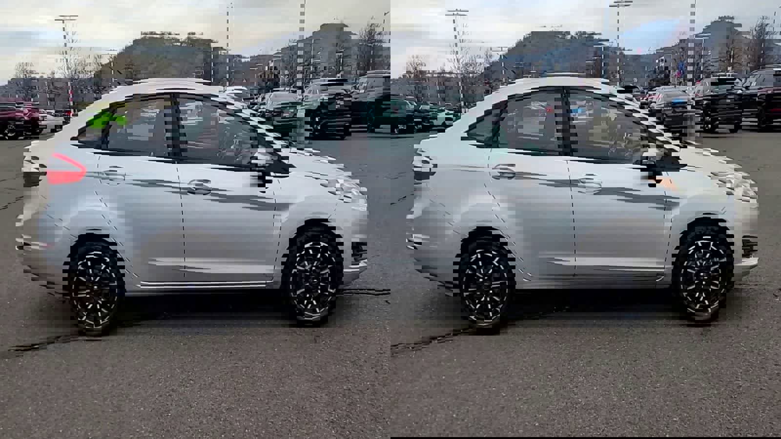 Used 2016 Ford Fiesta SE image 9