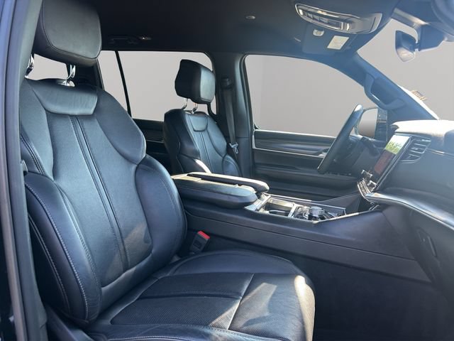 Used 2023 Jeep Wagoneer Series II AWD/4WD image 24