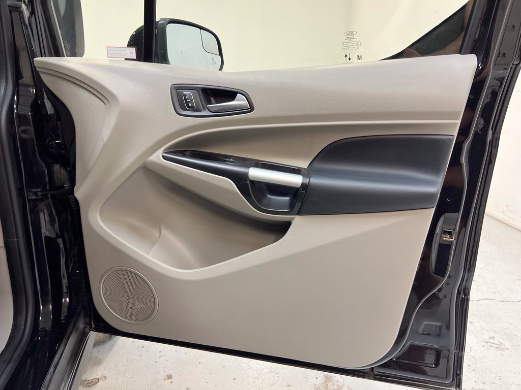 Used 2023 Ford Transit Connect Titanium FWD image 30