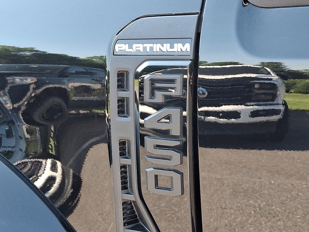 Used 2026 Ford F450 Platinum w/ FX4 Off-Road Package AWD/4WD image 33