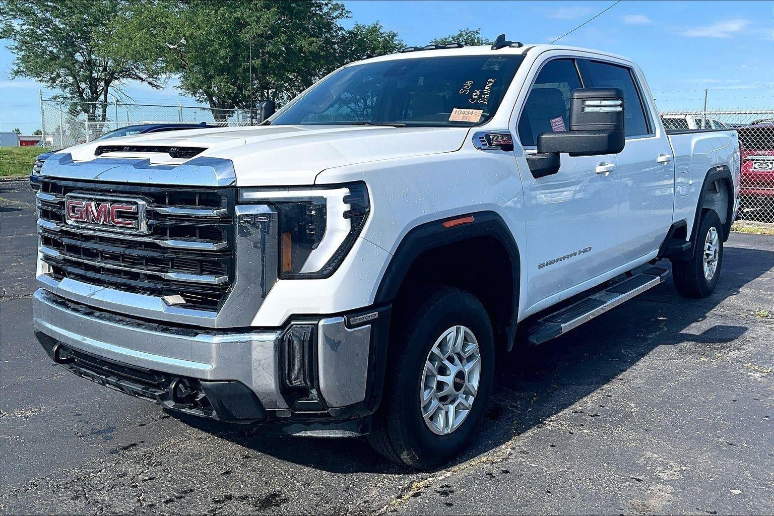 Used 2025 GMC Sierra 2500 SLE AWD/4WD image 7