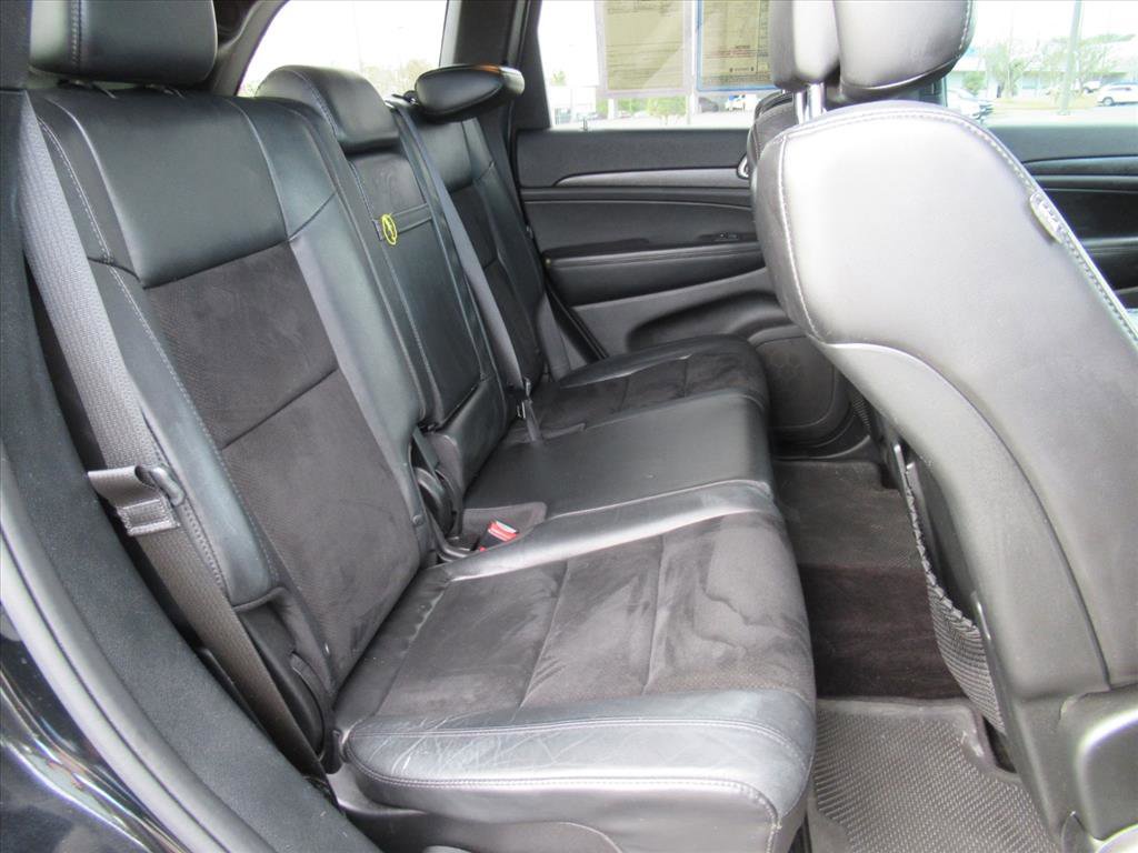 Used 2017 Jeep Grand Cherokee Altitude image 27