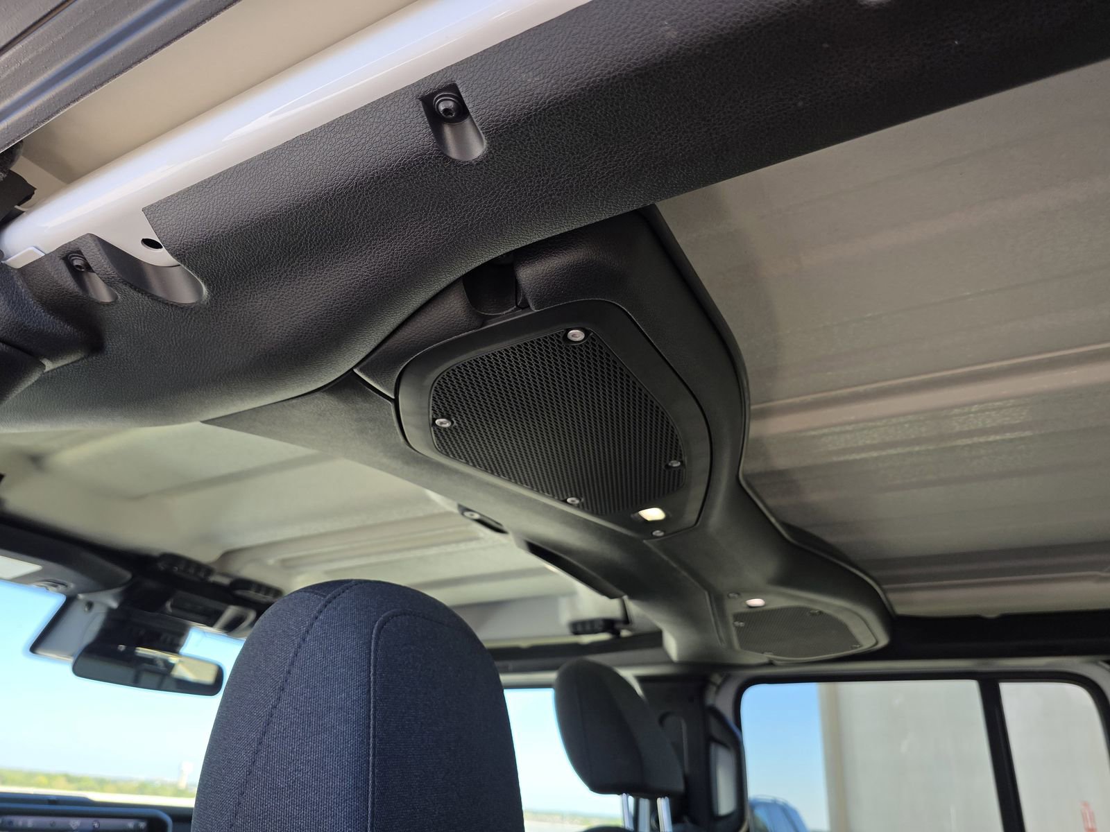 Used 2024 Jeep Wrangler Rubicon image 19