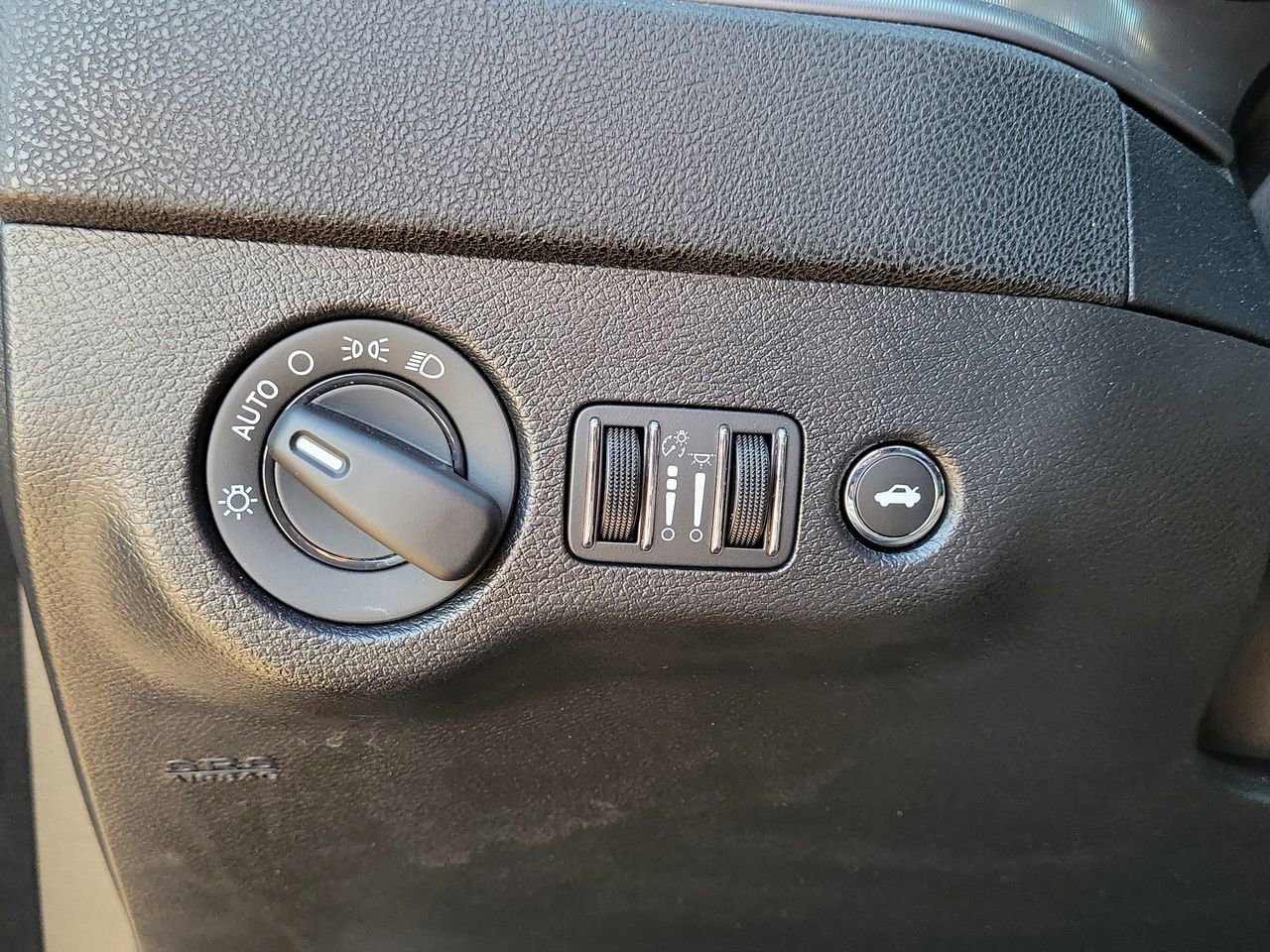 Used 2023 Dodge Charger SXT image 28