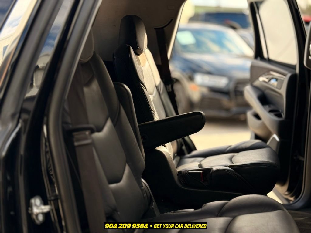 Used 2019 Cadillac Escalade Luxury AWD/4WD image 35