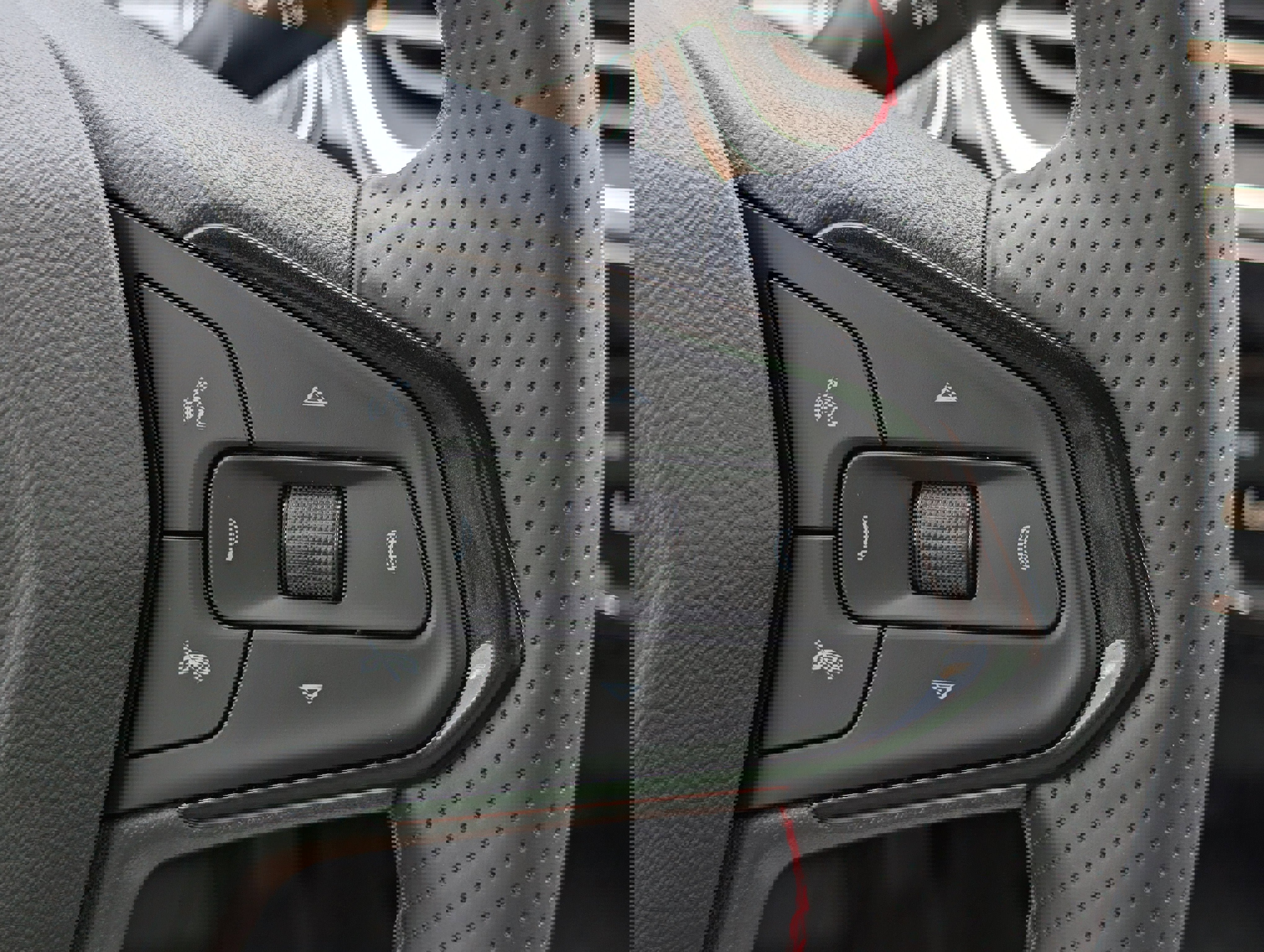 New 2025 Chevrolet Trax RS w/ Sunroof Package image 23