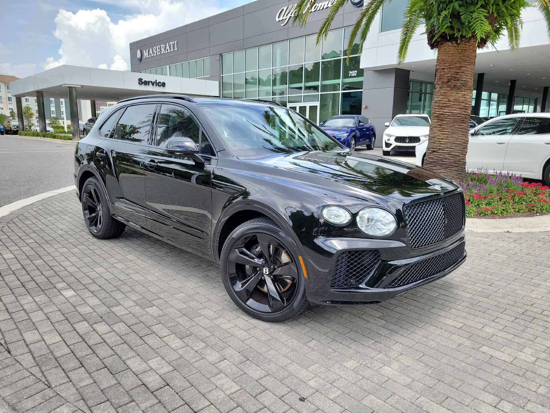 Certified 2023 Bentley Bentayga AWD/4WD image 8