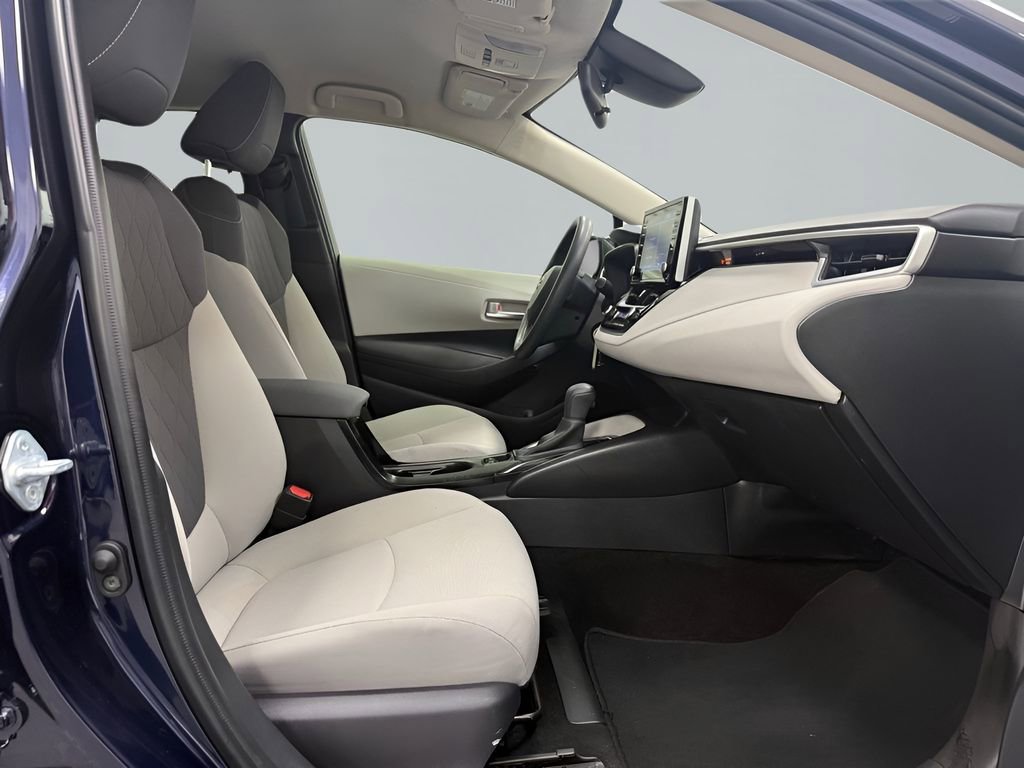 Used 2020 Toyota Corolla LE FWD image 12