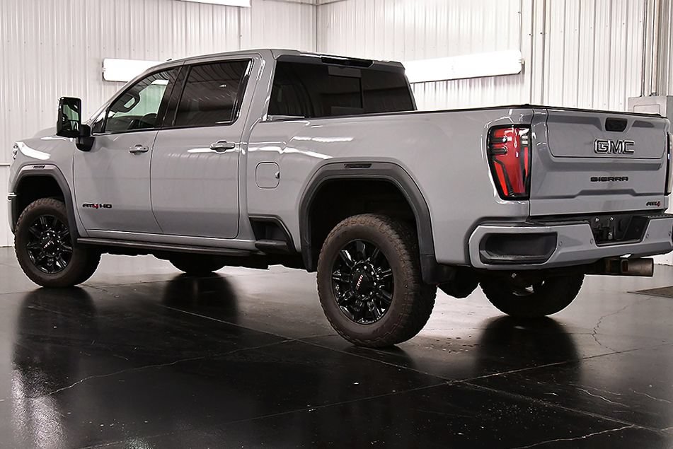 Used 2025 GMC Sierra 2500 AT4 AWD/4WD image 5