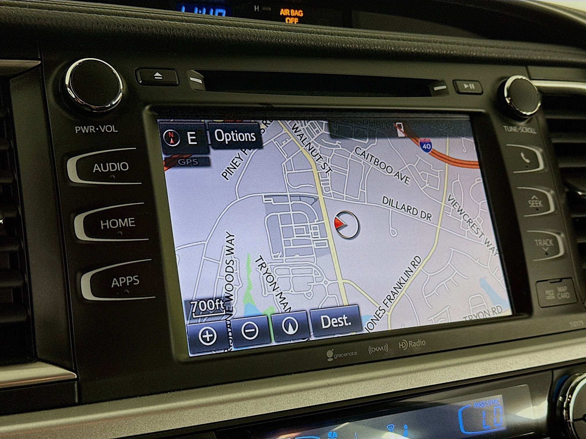 Used 2018 Toyota Highlander SE image 22