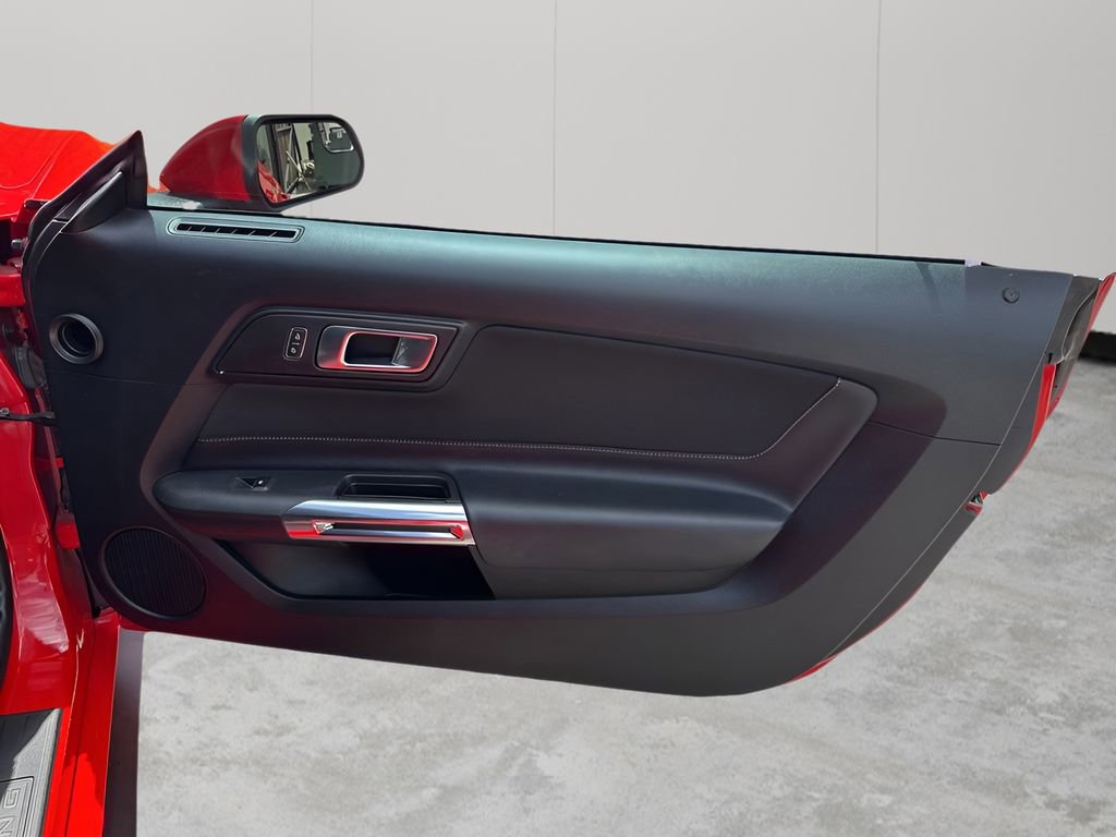 Used 2020 Ford Mustang Convertible RWD image 14