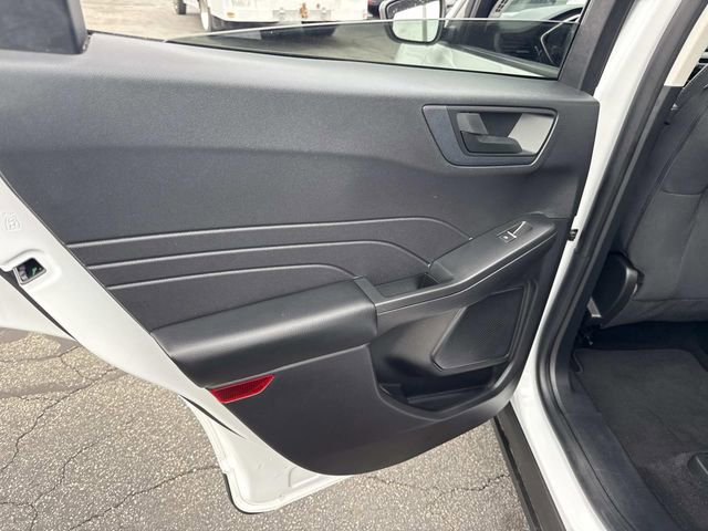 Used 2022 Ford Escape SE w/ SE Sport Appearance Package image 21